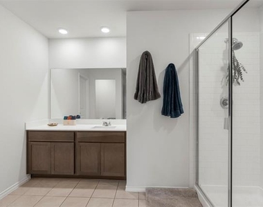 1304 Lowhill Drive - Photo Thumbnail 10