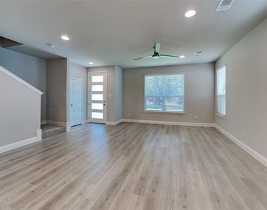 315 Athenia Drive - Photo Thumbnail 2