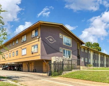 5315 Columbia Avenue - Photo Thumbnail 13