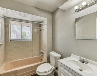 5315 Columbia Avenue - Photo Thumbnail 11