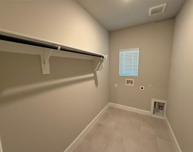 3215 Sedge Grass Drive - Photo Thumbnail 19