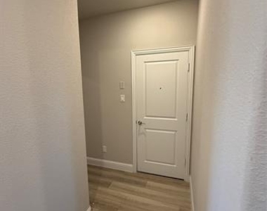 3215 Sedge Grass Drive - Photo Thumbnail 4