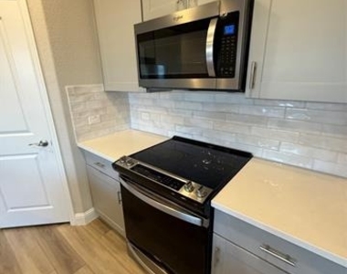 3215 Sedge Grass Drive - Photo Thumbnail 7