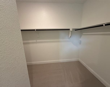 3215 Sedge Grass Drive - Photo Thumbnail 18