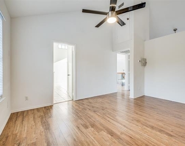 607 Mission Circle - Photo Thumbnail 7