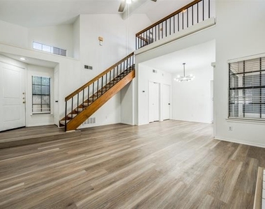 607 Mission Circle - Photo Thumbnail 1