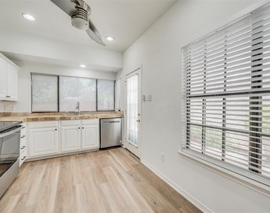 607 Mission Circle - Photo Thumbnail 3
