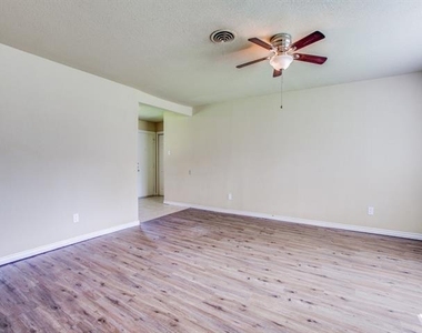 3113 Caribbean Drive - Photo Thumbnail 5