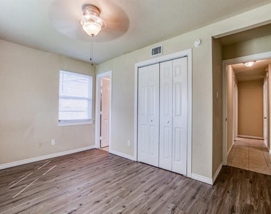 3113 Caribbean Drive - Photo Thumbnail 13