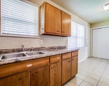 3113 Caribbean Drive - Photo Thumbnail 11