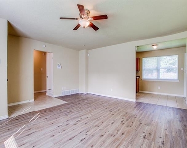 3113 Caribbean Drive - Photo Thumbnail 6