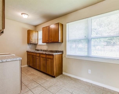 3113 Caribbean Drive - Photo Thumbnail 8