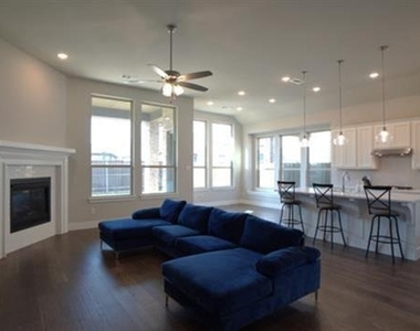 1833 Purtis Creek Drive - Photo Thumbnail 2