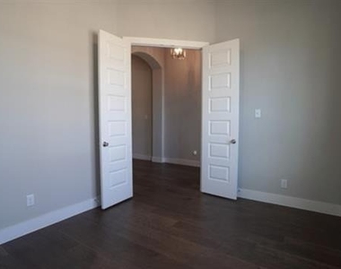 1833 Purtis Creek Drive - Photo Thumbnail 10