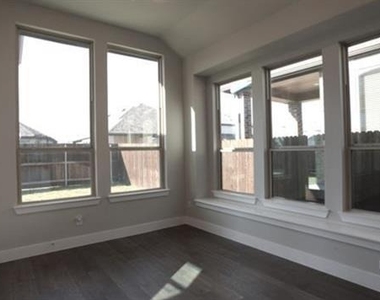 1833 Purtis Creek Drive - Photo Thumbnail 8