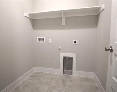 1833 Purtis Creek Drive - Photo Thumbnail 16