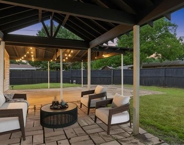 8635 Strathmore Drive - Photo Thumbnail 24