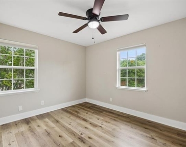 8635 Strathmore Drive - Photo Thumbnail 21