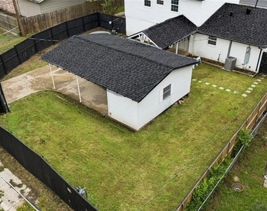 8635 Strathmore Drive - Photo Thumbnail 7