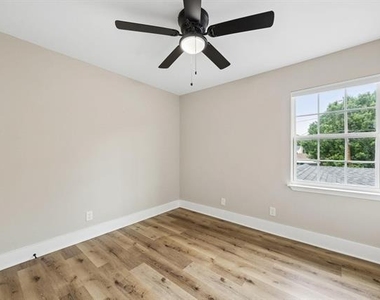 8635 Strathmore Drive - Photo Thumbnail 20