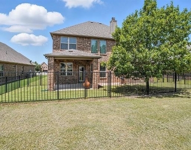 2404 Sabine Circle - Photo Thumbnail 28