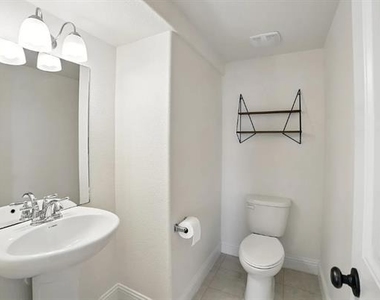 2404 Sabine Circle - Photo Thumbnail 26