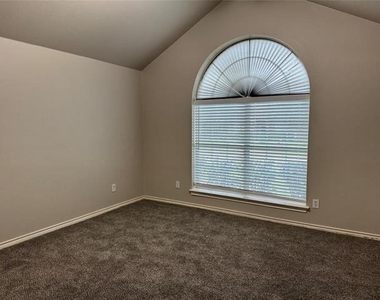 8204 Stern Street - Photo Thumbnail 10