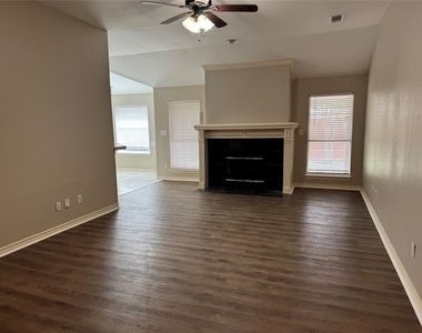 8204 Stern Street - Photo Thumbnail 3