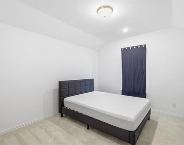 2188 Cloverfern Way - Photo Thumbnail 16