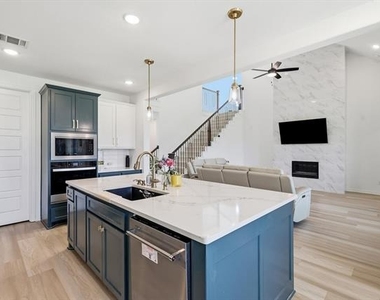 2188 Cloverfern Way - Photo Thumbnail 9