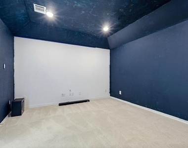 2188 Cloverfern Way - Photo Thumbnail 18