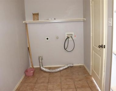 2304 Heads And Tails Lane - Photo Thumbnail 13