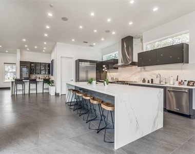 5618 Goodwin Avenue - Photo Thumbnail 7