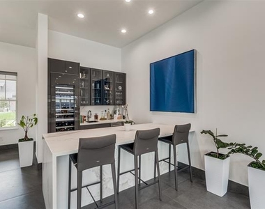 5618 Goodwin Avenue - Photo Thumbnail 11