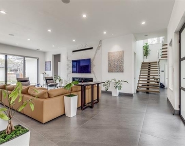 5618 Goodwin Avenue - Photo Thumbnail 4