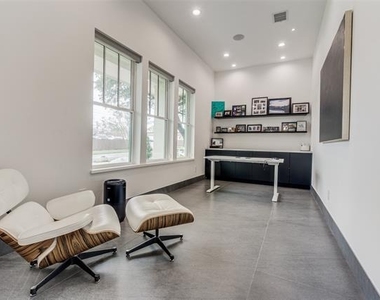 5618 Goodwin Avenue - Photo Thumbnail 12