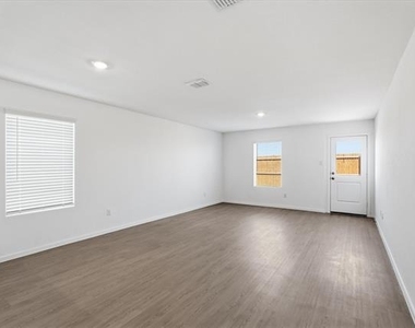 724 Wagtail Drive - Photo Thumbnail 1