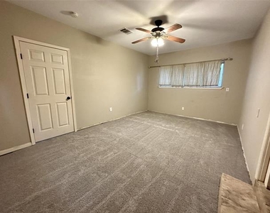 1926 Laurelwood Drive - Photo Thumbnail 11