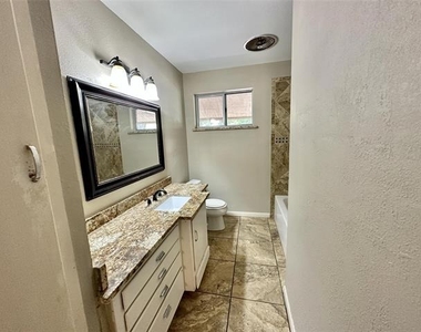 1926 Laurelwood Drive - Photo Thumbnail 13