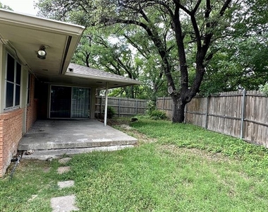 1926 Laurelwood Drive - Photo Thumbnail 17