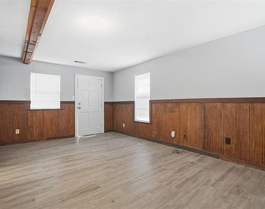 1412 Chase Avenue - Photo Thumbnail 8