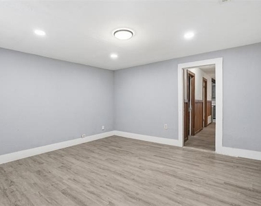 1412 Chase Avenue - Photo Thumbnail 11
