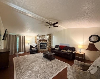7810 West Lakeshore - Photo Thumbnail 16