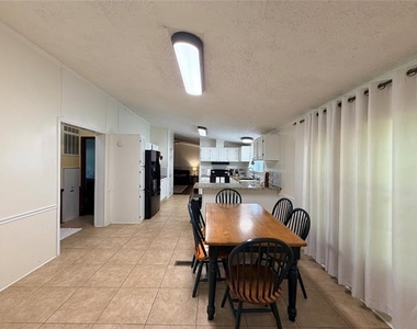 7810 West Lakeshore - Photo Thumbnail 13