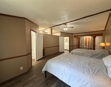 7810 West Lakeshore - Photo Thumbnail 31