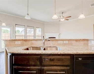 2100 Mcallister - Photo Thumbnail 13