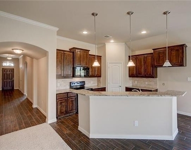 2100 Mcallister - Photo Thumbnail 14