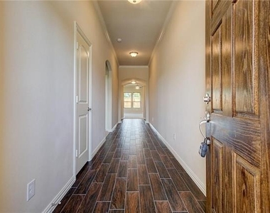 2100 Mcallister - Photo Thumbnail 2