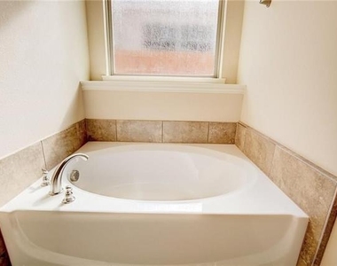 2100 Mcallister - Photo Thumbnail 18