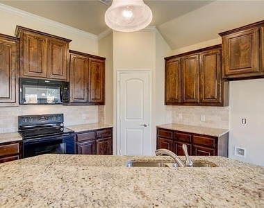 2100 Mcallister - Photo Thumbnail 6